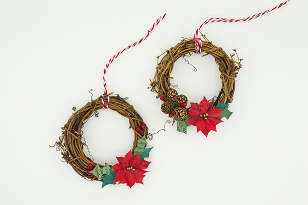 picture of two wreaths